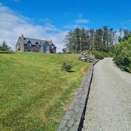 Stunning Coastal Hideaway In West Cork, Hikers Paradise Holiday home Derreennatra