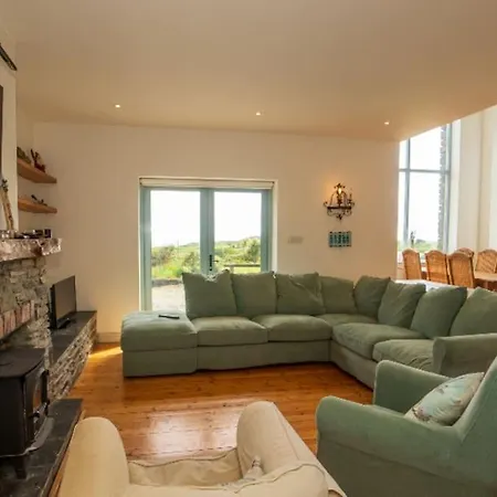 Stunning Coastal Hideaway In West Cork, Hikers Paradise Ferienhaus Derreennatra